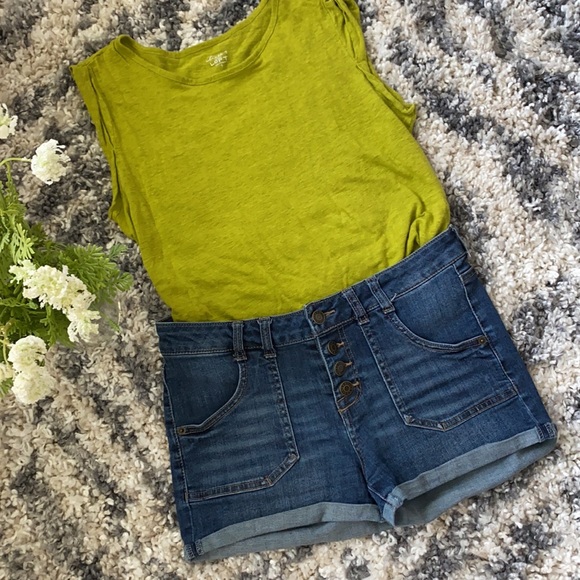 Guess shorts - Picture 2 of 4